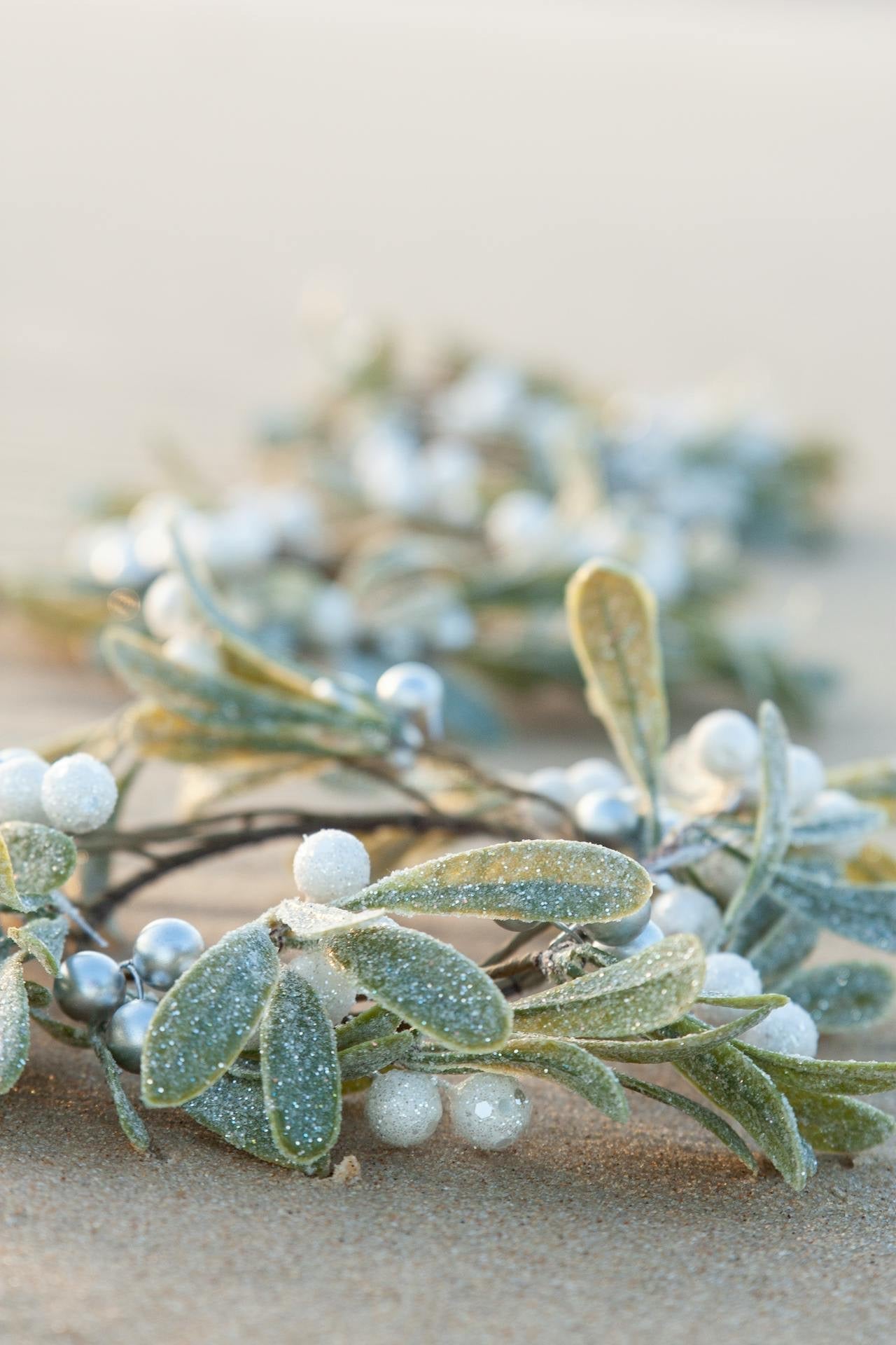 Winter Luxe Frosted Wreaths - Glowonlite