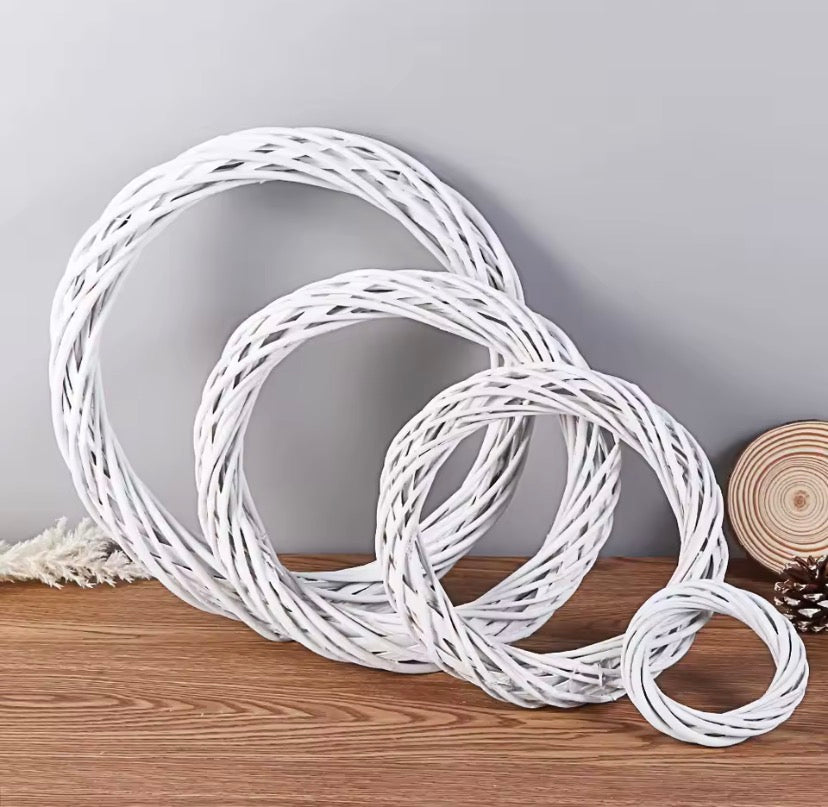 White Rattan Wreath Rings – DIY Floral & Seasonal Decoration Set