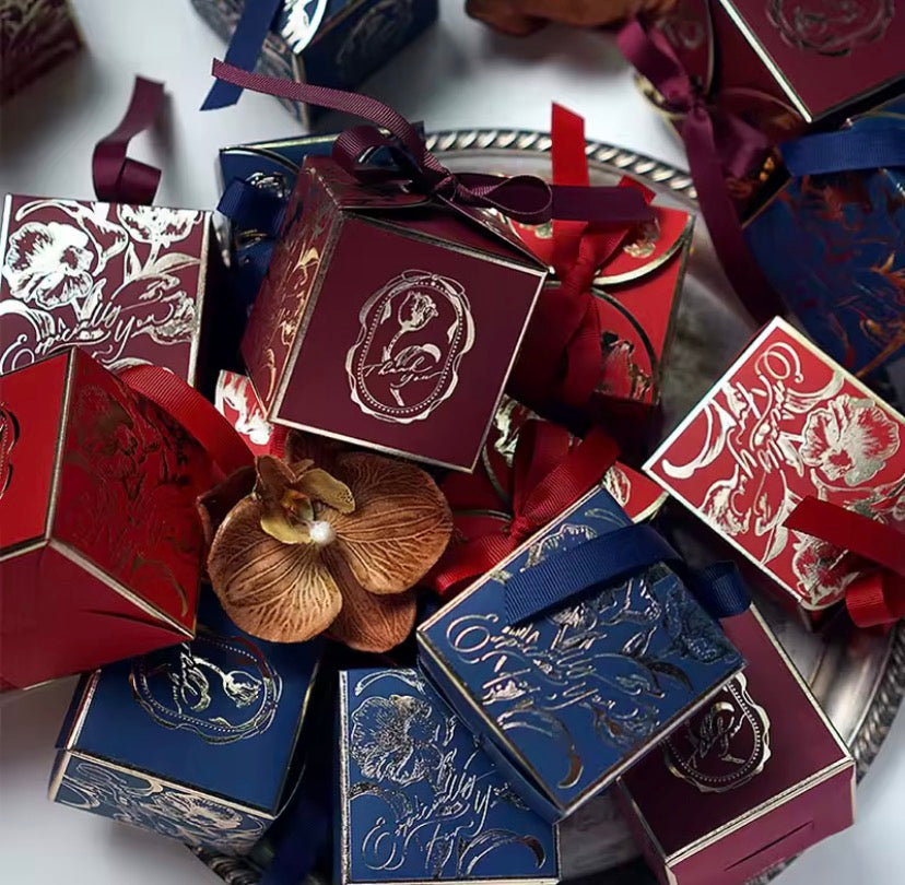 Luxury Gold Ribbon Favor Gift Boxes